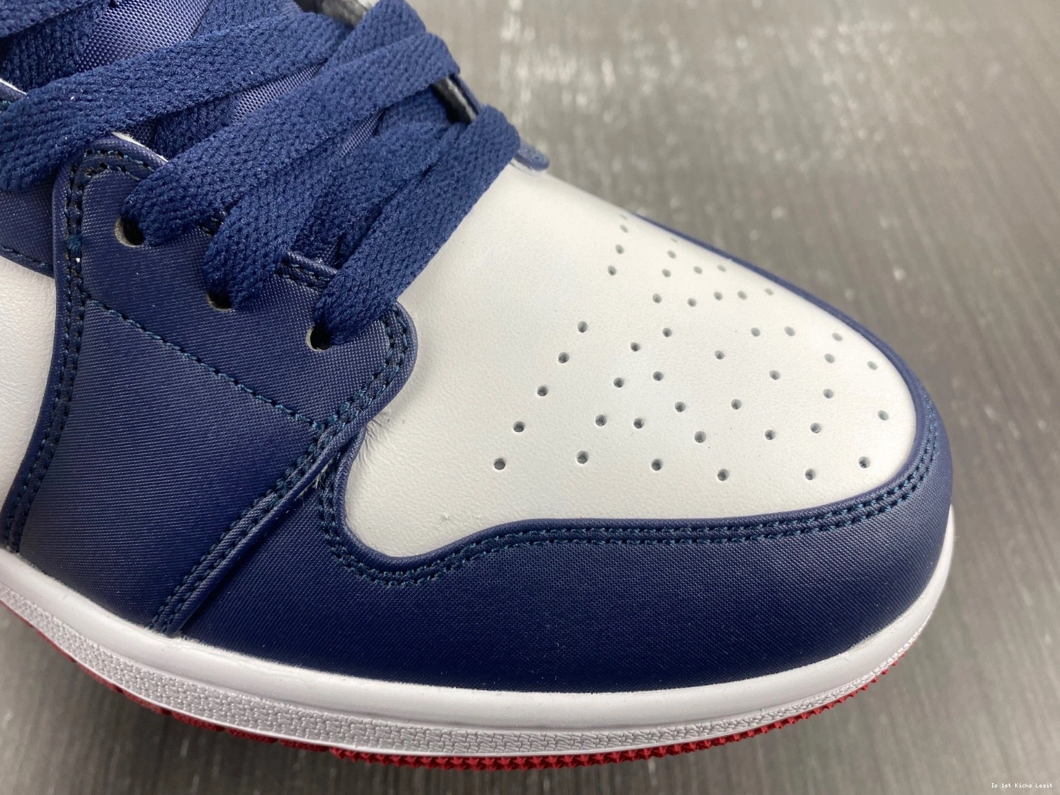 SE Jordan 852542-104 - USA 1 Mid 1105